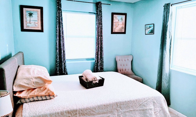 Riviera Beach Casa | Quiet Cozy One-Bedroom Retreat in the Heart of It All