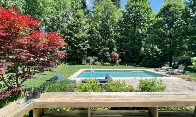Saratoga Springs Casa | Quiet Cul-De-Sac w/Pool, 2-3 miles to Town & Track