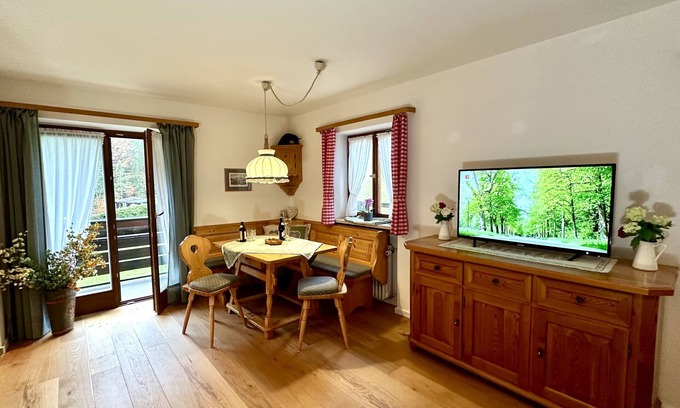 Ramsau bei Berchtesgaden Apartamento | Quiet vacation apartment in Ramsau for 2-4 people (June-September with outdoor pool)