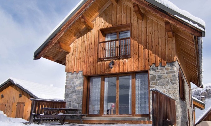 Valloire Chalet De Esquí | Quiet, detached chalet close to ski lifts