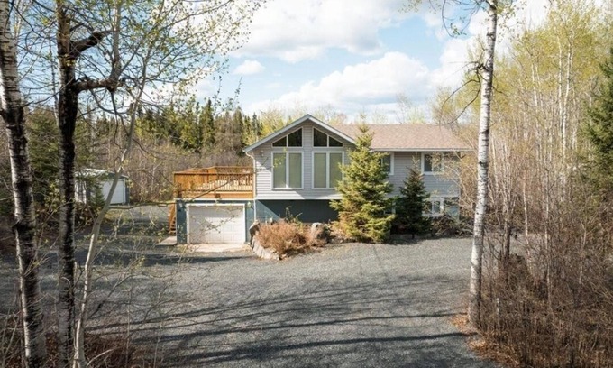 Whiteshell Casa | Quiet Family Cabin at West Hawk Lake