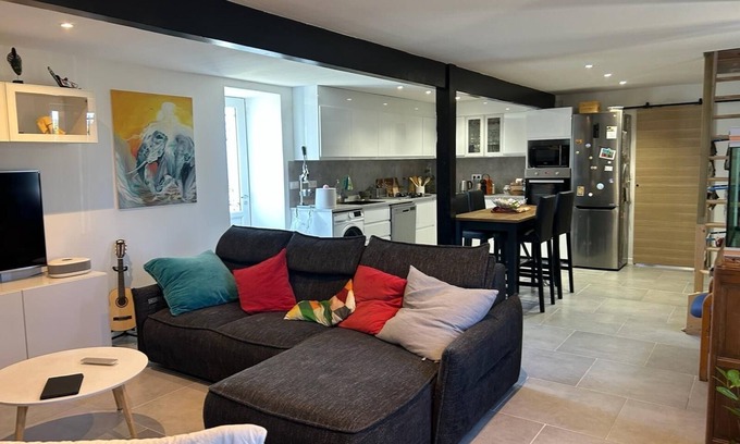 Louroux-de-Bouble Casa | Quiet family home with large garden