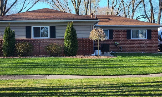 Farmington Hills Casa | Quiet Family Oasis in Farmington Hills, Sleeps 6-10. 20 miles from Downtown