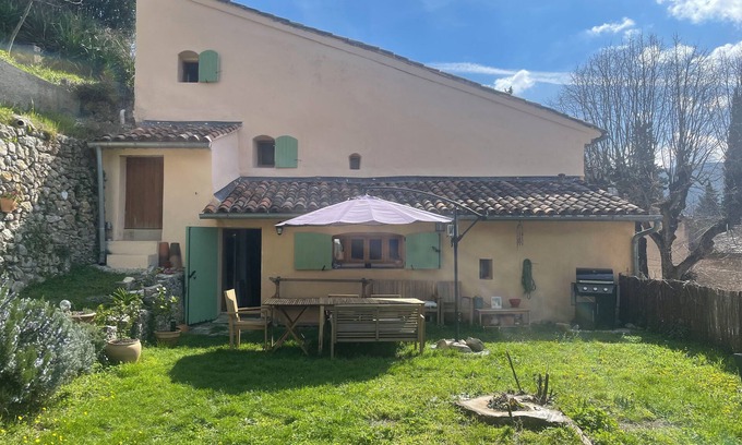 Signes Casa | Quiet family Provencal house 10 minutes from the Castellet circuit