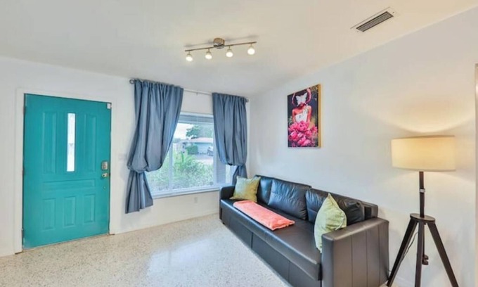 Lauderdale Isles Casa | Quiet family vacation, minutes from Airport