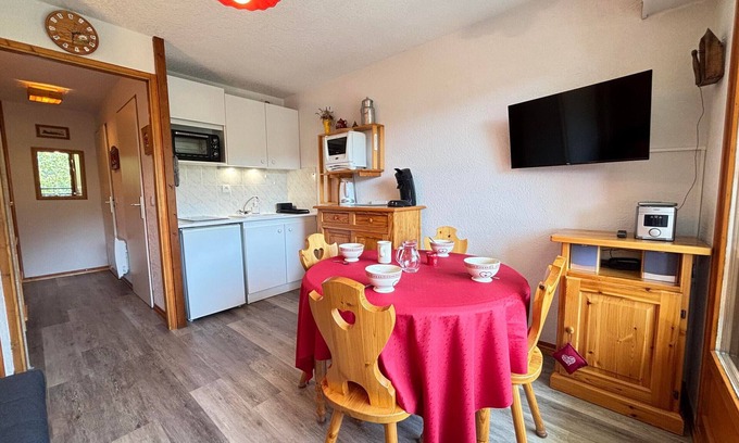 Notre-Dame-de-Bellecombe Apartamento | Apartamento con balcón tranquilo y vista a la montaña, aparcamiento privado