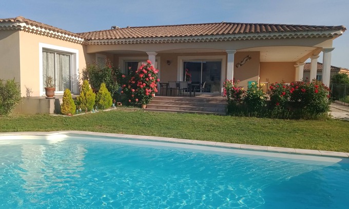 Sainte-Cecile-les-Vignes Casa | VILLA EN PROVENCE EN TRANQUILA
