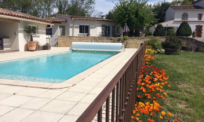 Saint-Martin-de-Villereglan Casa | En la paz de un dominio privado para 13 personas con piscina climatizada