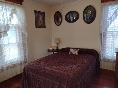 Trinidad Cama Y Desayuno | Quiet FULL-SIZE bed close to town 420 friendly