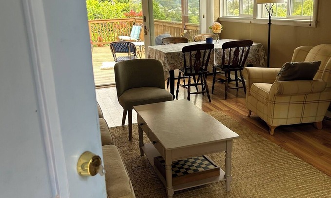 San Rafael Cabaña | Quiet garden cottage with view deck in San Rafael