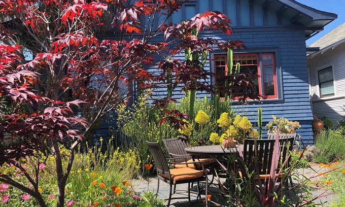Emeryville Casa | Quiet Garden Gem 2-bedroom house in North Oakland