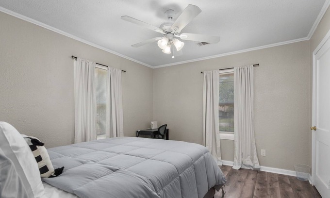 Pasadena Casa | Quiet get away close to restaurants and shopping