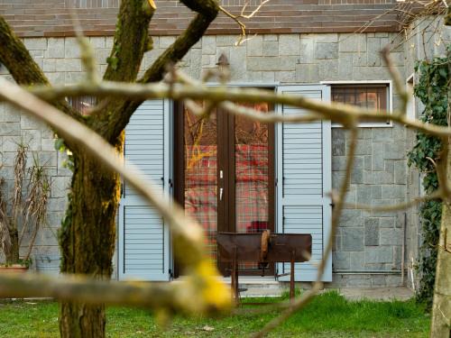 Trezzano sul Naviglio Casa | Quiet groundfloor garden apartment close to Milan - SMART WORKING, RELAX, BARBECUE, NETFLIX