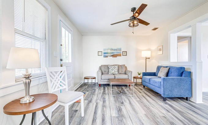 Grove Hill Cabaña | Quiet Grove Hill Cottage w/ Wraparound Deck!
