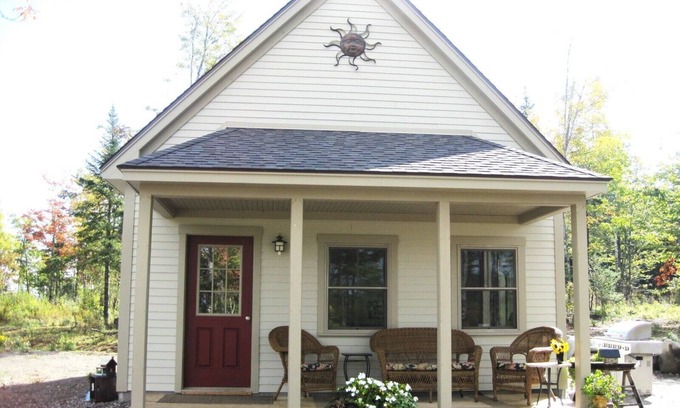 Ellsworth Cabaña | Quiet guest cottage-private setting! Hiking, boating, swimming, wildlife near.
