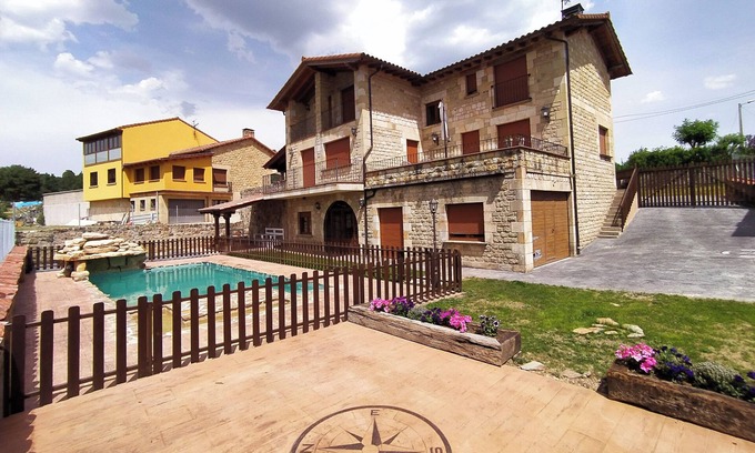 Quintanar de la Sierra Cabaña | Casa tranquila a las afueras rodeada de pinares y montes