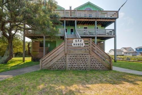 Hatteras Apartamento | Quiet Hatteras Duplex with Decks about 1 Mile to Beach
