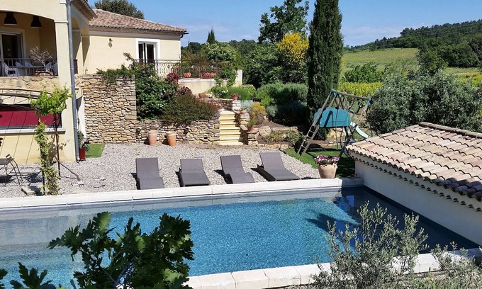 Mondragon Casa | Tranquila piscina climatizada en una finca de viñedos de 22ha aire acondicionado