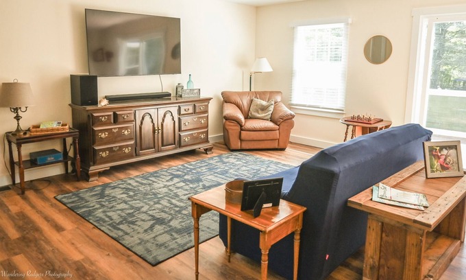Rockport Casa | Quiet House close to all that Coastal Maine has to offer!
