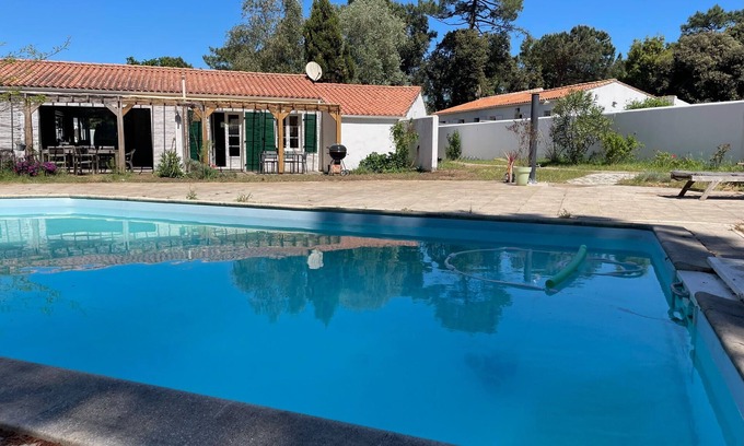 Sainte-Marie-de-Re Casa | Quiet house with private pool, under the pines - Ile de Ré