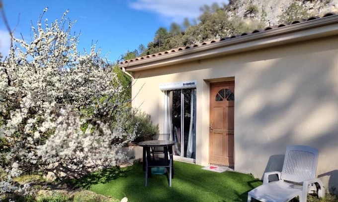 Saint-Restitut Casa | Casa tranquila, terreno / estacionamiento cerrado, Drôme provenzal, entre Montélimar y Aviñón