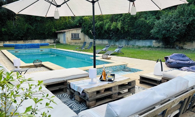 Rochefort-du-Gard Casa | Quiet house not overlooked, air-conditioned on wooded and enclosed grounds - Parking.