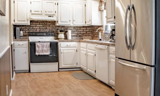 McPherson Casa | Quiet house near the edge of town
