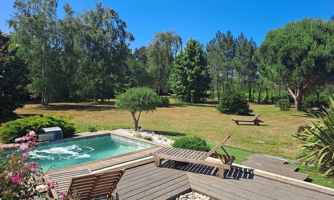 Parentis-en-Born Casa | Casa tranquila cerca del bosque en una 5000m² vallado y plantado