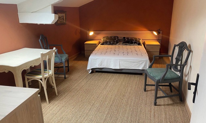Caillac Casa | Quiet house surrounded by vineyards and overlooking the château.
