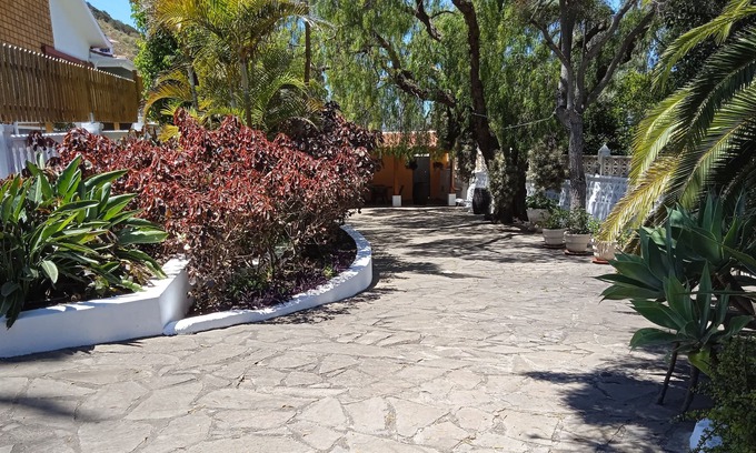 Tegueste Casa | Casa tranquila con Jardín, Porche y Pista de Pàdel .