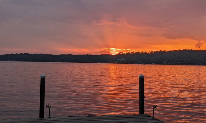 Rockford Casa | Quiet house with sunset view on Lake Mitchell