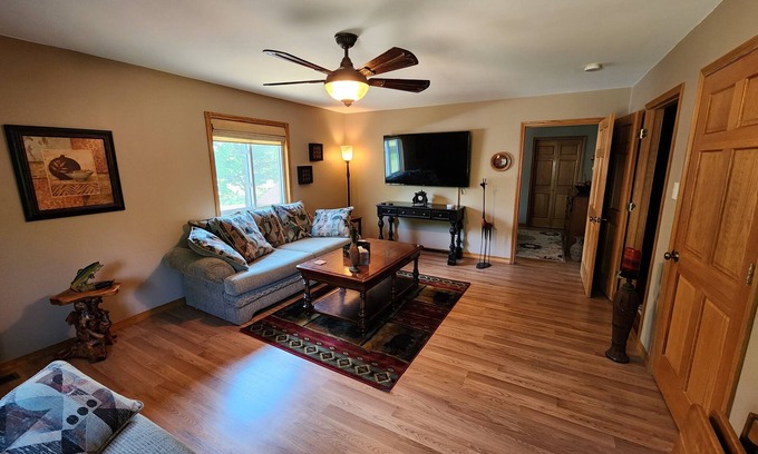 Kalkaska Casa | Quiet in the country 4-bedroom upper level house in lovely Kalkaska with WiFi
