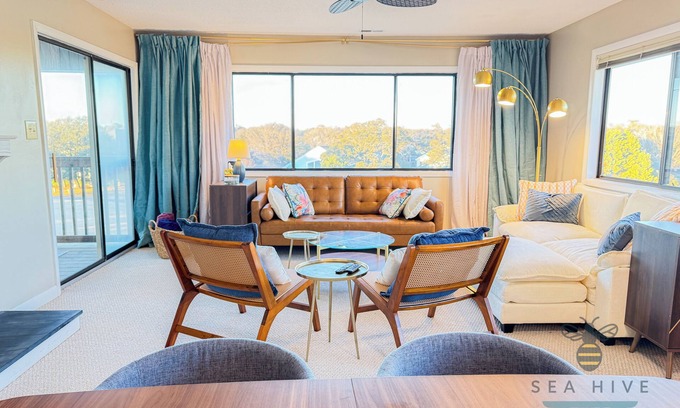Caswell Beach Condominio | Quiet Island Getaway for 8