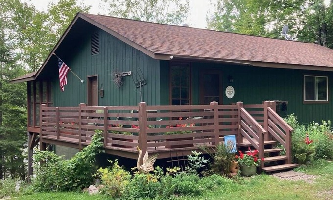 Presque Isle Cabina | Quiet northwoods lakeside cabin close to biking, skiing, hiking, silent sports