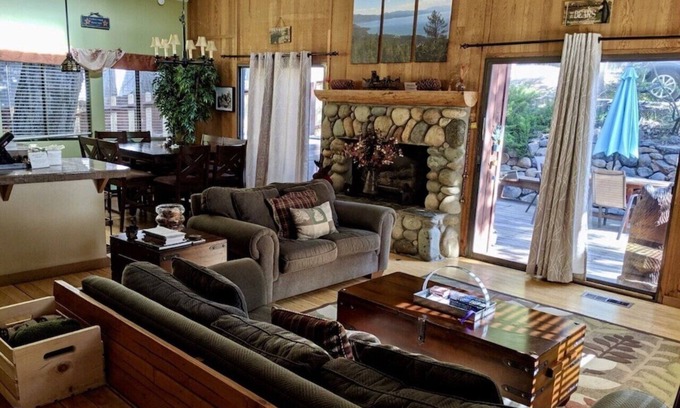 Kingswood Estates Casa | Quiet & Large house - Hot Tub, Pool table, Fast WiFi, EV charger - close to all