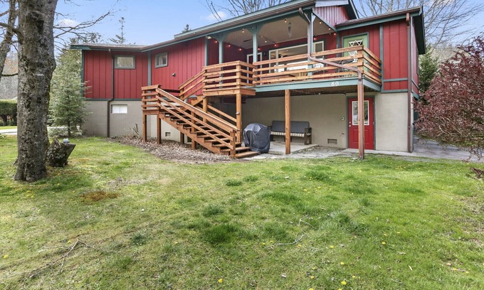 Newland Cabaña | Quiet Linville Land Harbor Home Minutes from Grandfather Mtn and Blue Ridge Pkwy