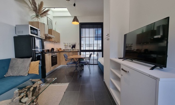 Vassieux - Crepieux Apartamento | Quiet loft with large terrace & covered parking close to Lyon