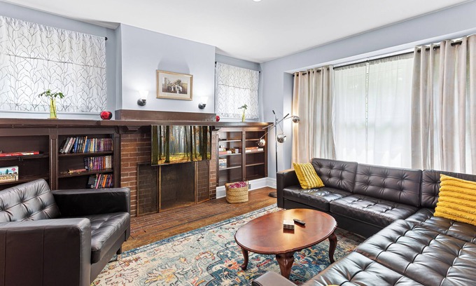 New Center Detroit Casa | Quiet luxury