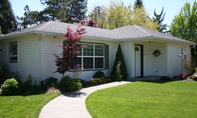 Medford Cabaña | Tranquilo, moderno, Cottage