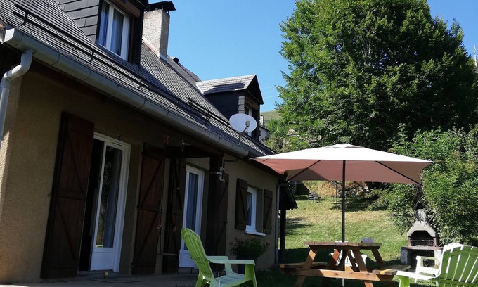 Poubeau Chalet De Esquí | Quiet mountain house with fireplace