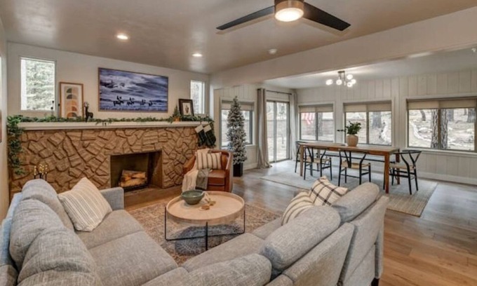 Groom Creek Cabina | Quiet national forest cabin getaway