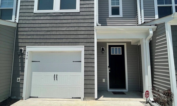 Murraysville Casa | Quiet neighborhood, close to beaches, downtown, and all Wilmington has to offer!