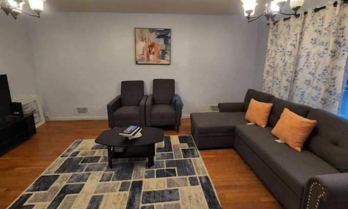 Constable Hook Casa | Quiet neighborhood in a busy city