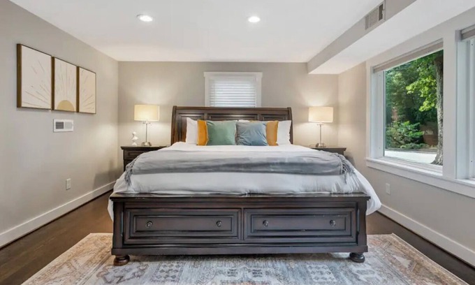 Woodcrest Casa | Quiet Neighbrhood~Near Downtown Raleigh~Spacious!