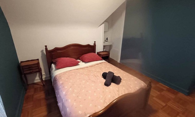 Carhaix-Plouguer Casa | Quiet, peaceful neighbourhood, close to all amenities