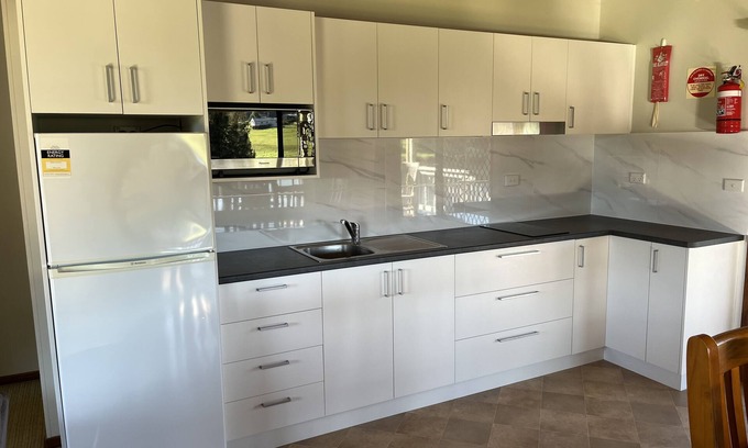 North Narooma Cabina | Quiet, peaceful property cabin with water views.