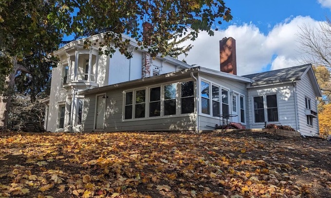 New Haven  Huron County Casa | Quiet pet friendly country home a few miles from Lake Erie & Cedar Point