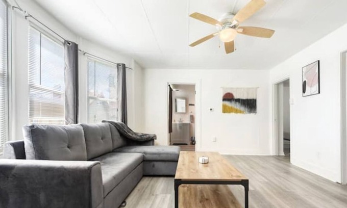 Brighton Heights Casa | Quiet Pittsburgh Home Close to downtown