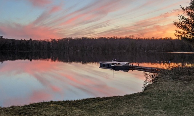 Highlands East Cabaña | Quiet, private lake getaway in Haliburton County - Loon Call Landing