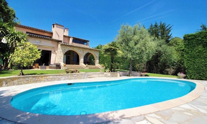 Le Rouret Villa | Villa provenzal cerca de Niza y Cannes para 12 personas.